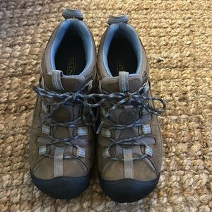Keen women’s hiking shoes.